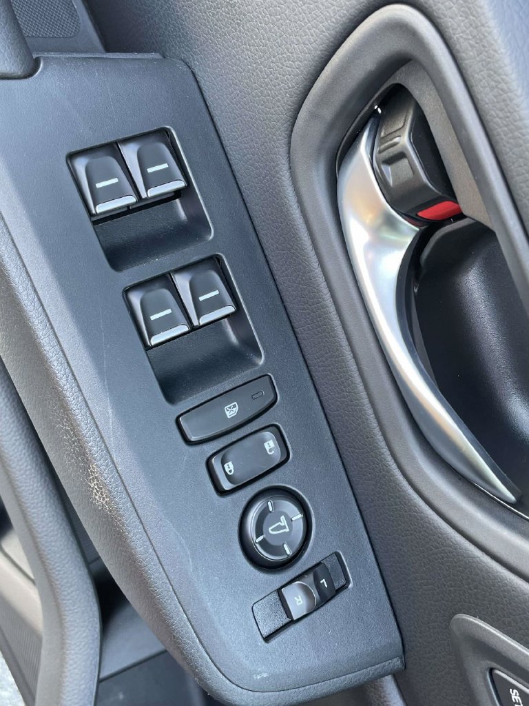 Used 2025 Honda Pilot EX-L image 22