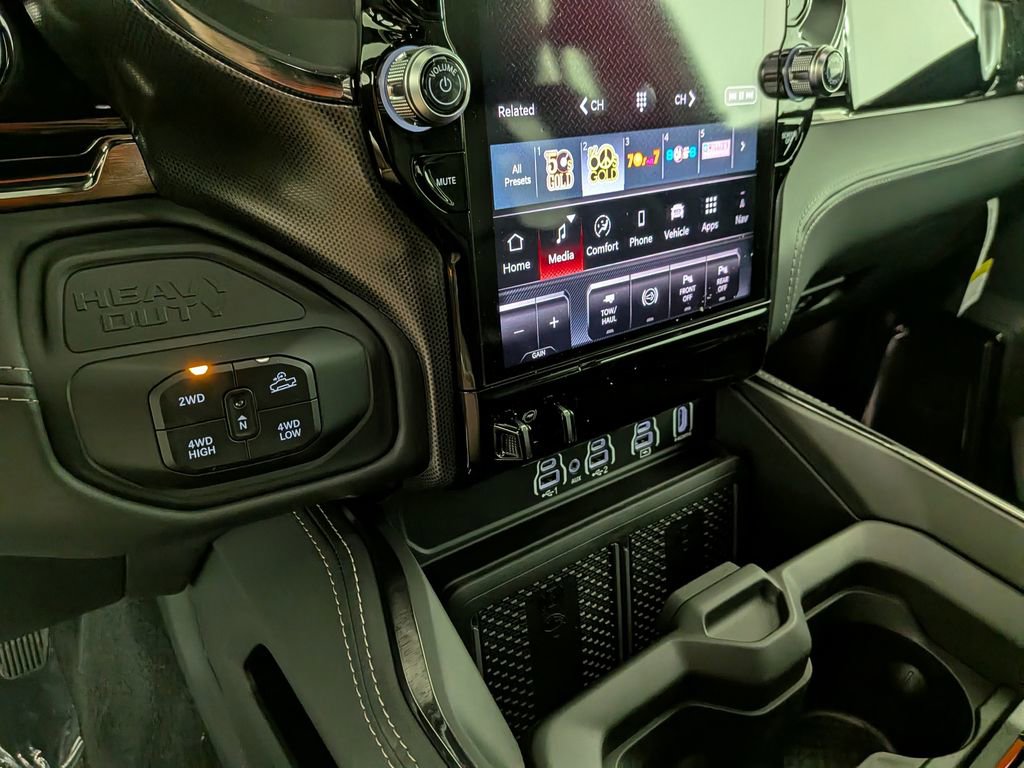 New 2026 RAM 2500 Limited AWD/4WD image 25