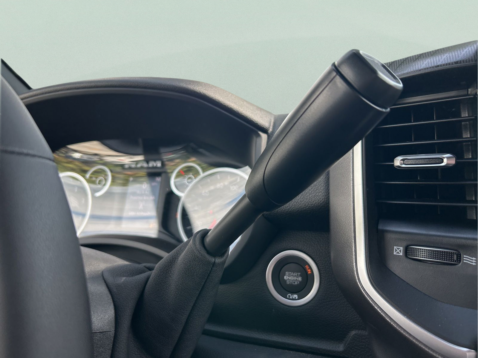 New 2026 RAM 2500 Big Horn AWD/4WD image 18