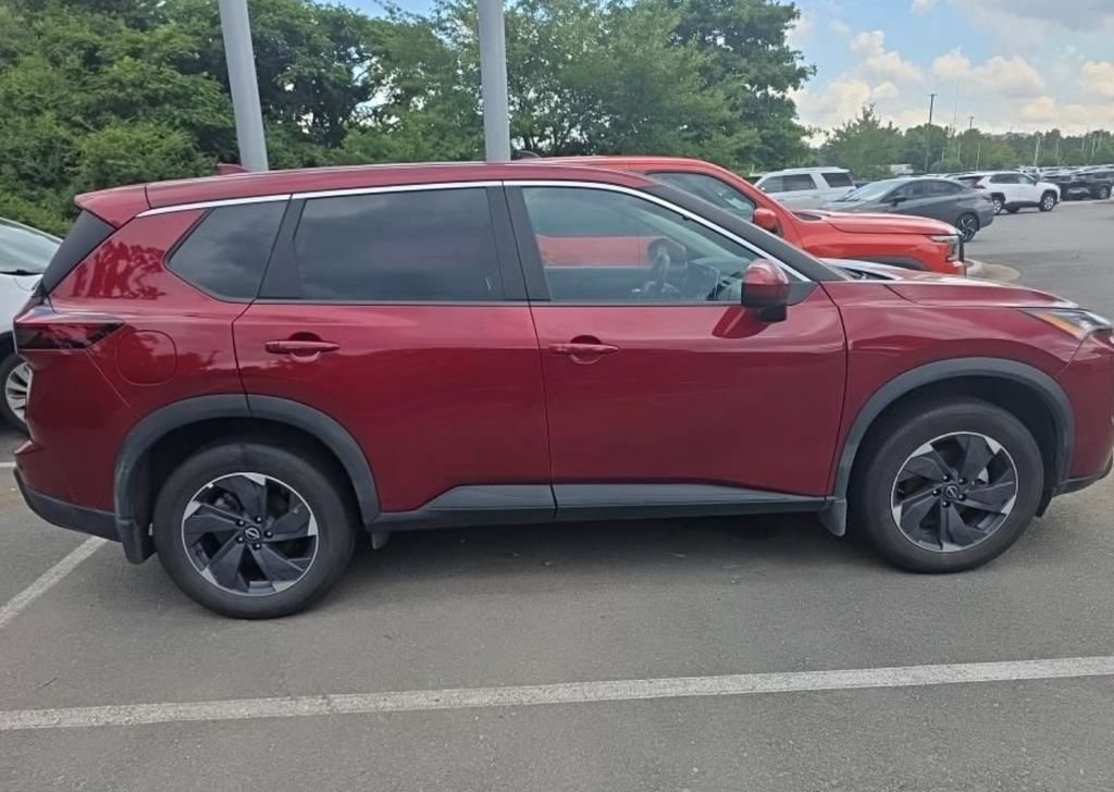 Used 2026 Nissan Rogue SV FWD image 9