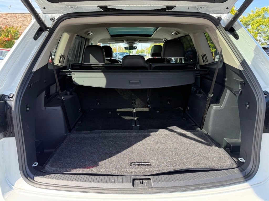 Used 2025 Volkswagen Atlas SEL Premium R-Line image 19