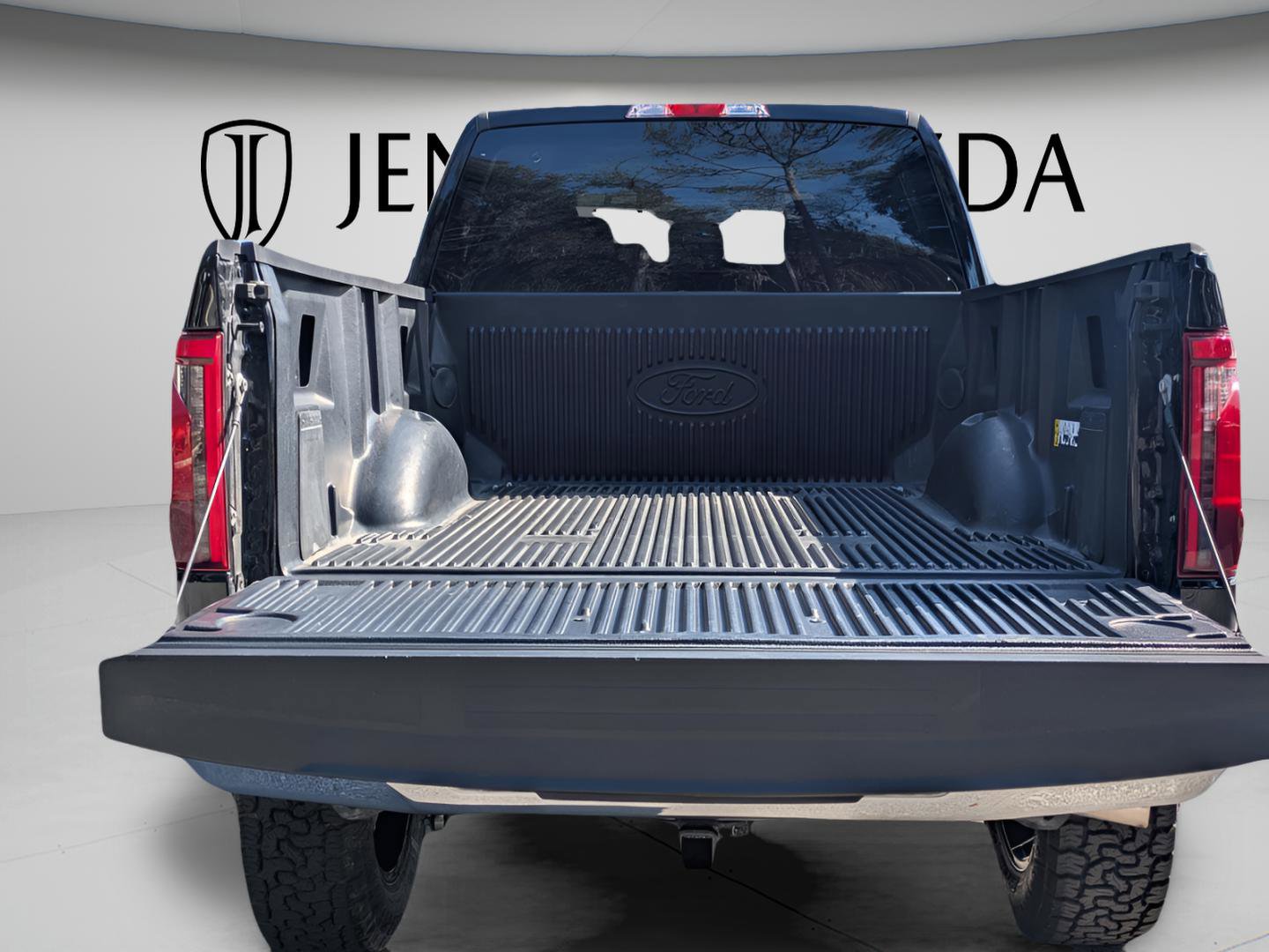 Used 2025 Ford F150 XLT w/ Equipment Group 301A Standard image 25