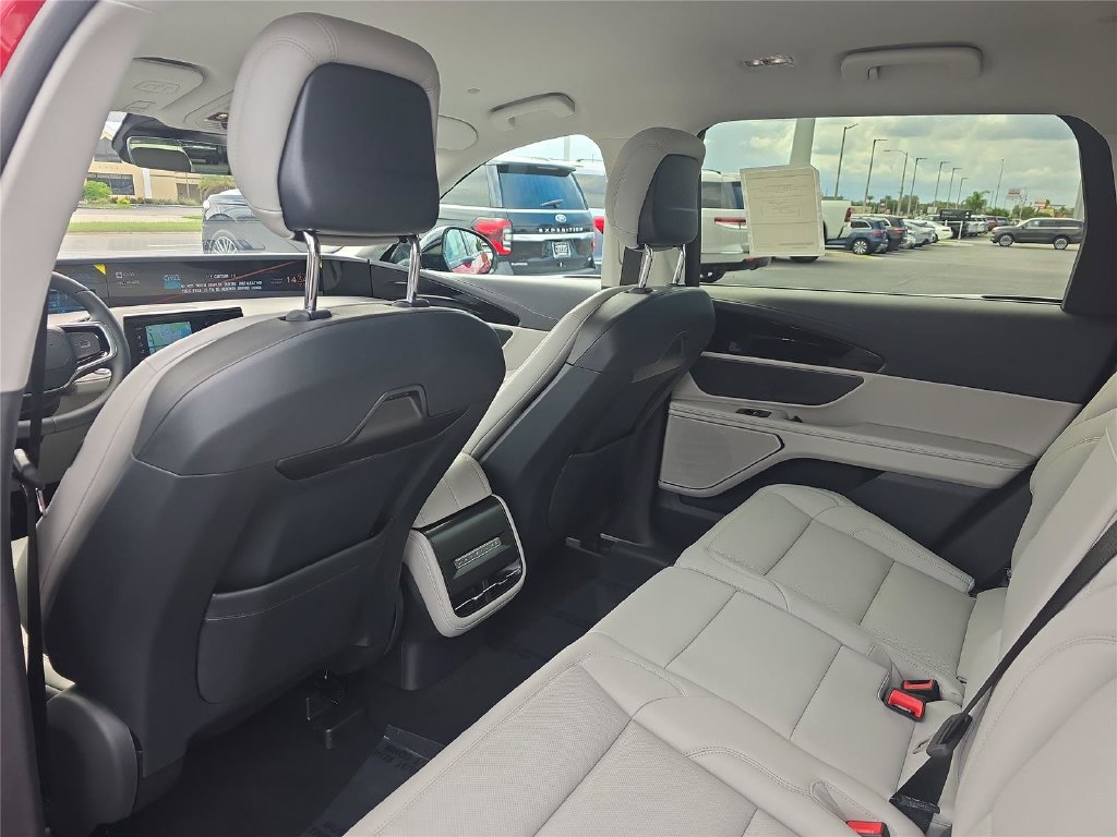 New 2026 Lincoln Nautilus Premier w/ Jet Appearance Package AWD/4WD image 12