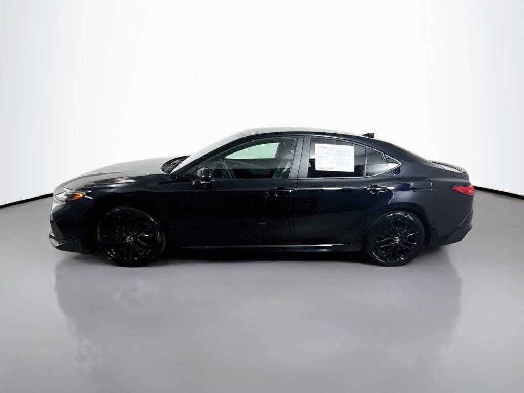 Used 2026 Toyota Camry SE FWD image 4