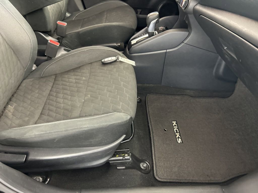 Used 2021 Nissan Kicks S image 30