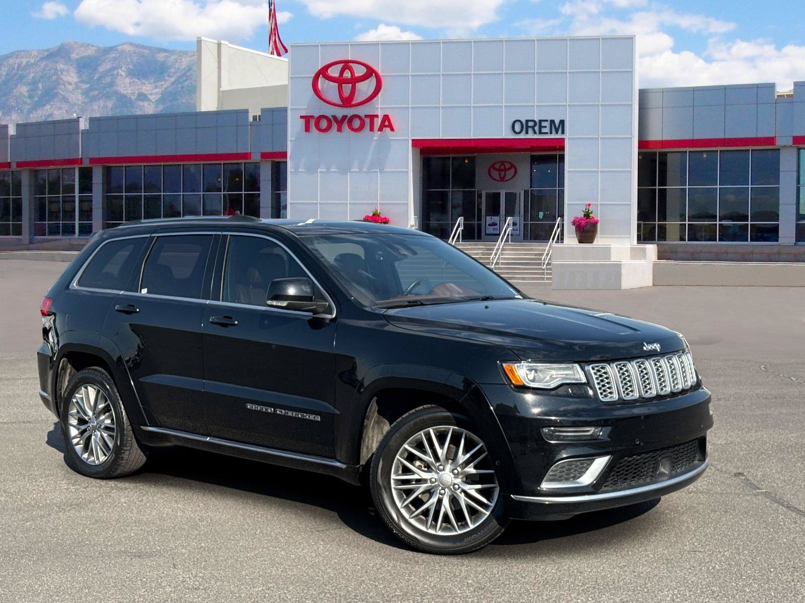 Used 2017 Jeep Grand Cherokee Summit w/ Platinum Series Group