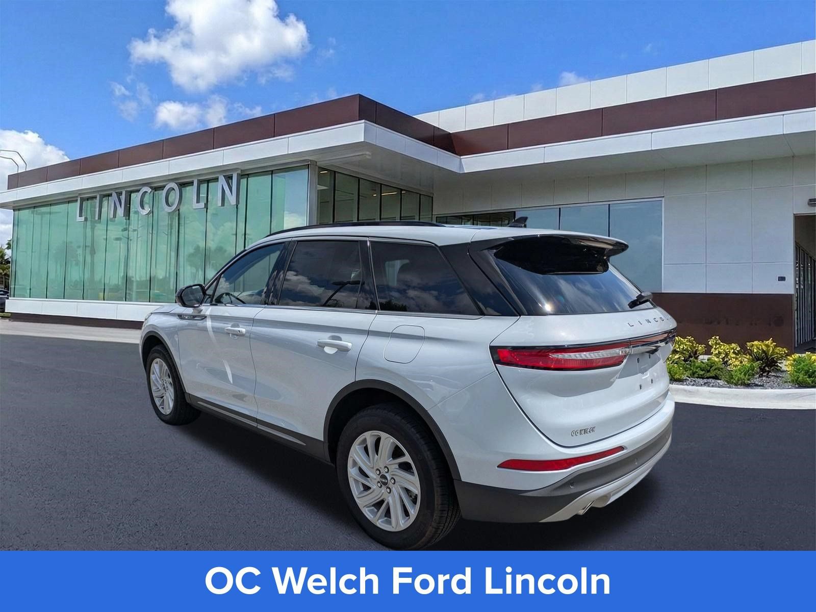 Certified 2026 Lincoln Corsair Premiere FWD image 4
