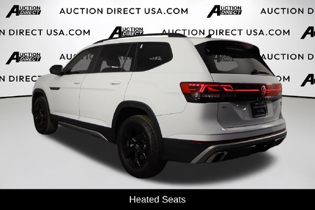 Used 2025 Volkswagen Atlas Peak Edition SE AWD/4WD image 11
