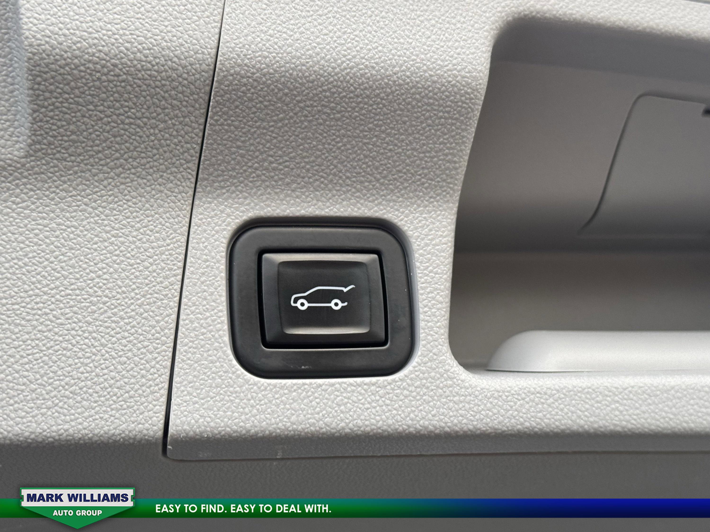 Used 2021 GMC Acadia SLT w/ LPO, Floor Liner Package image 29