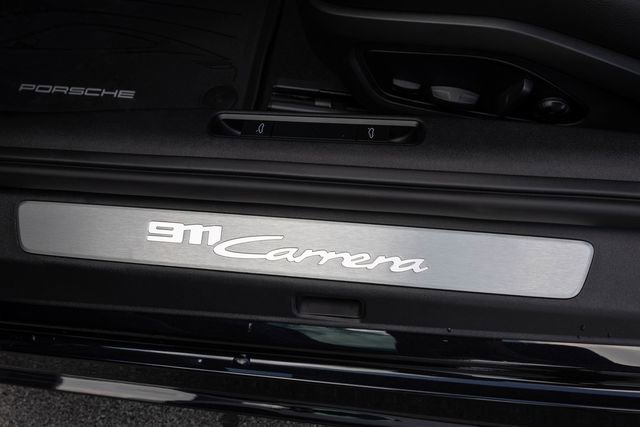 Used 2025 Porsche 911 Carrera image 25