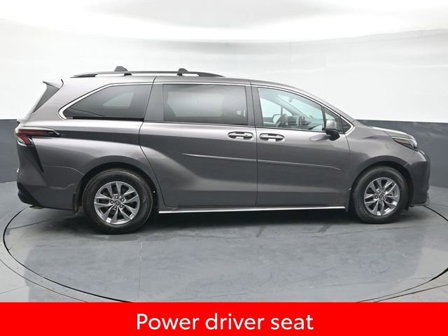 Certified 2024 Toyota Sienna LE w/ LE Plus Package image 8