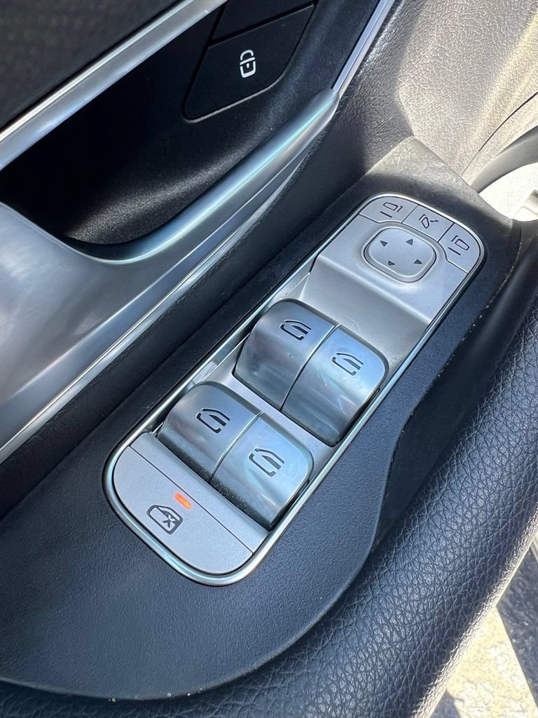 Used 2022 Mercedes-Benz GLS 450 4MATIC image 39