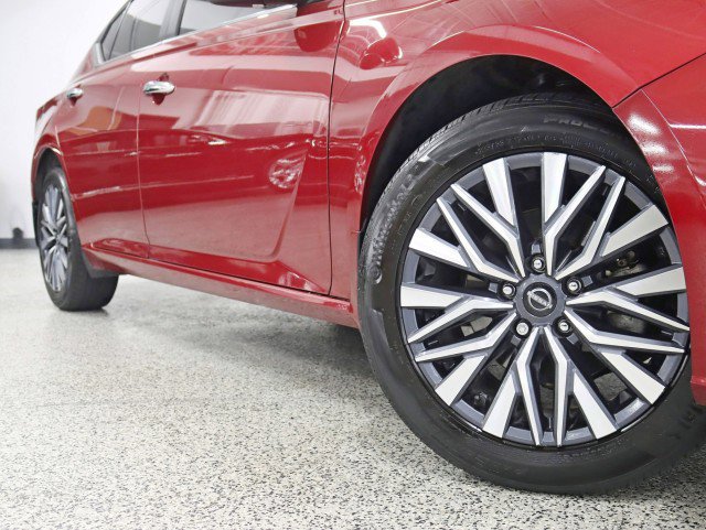 Used 2023 Nissan Altima 2.5 SV image 4
