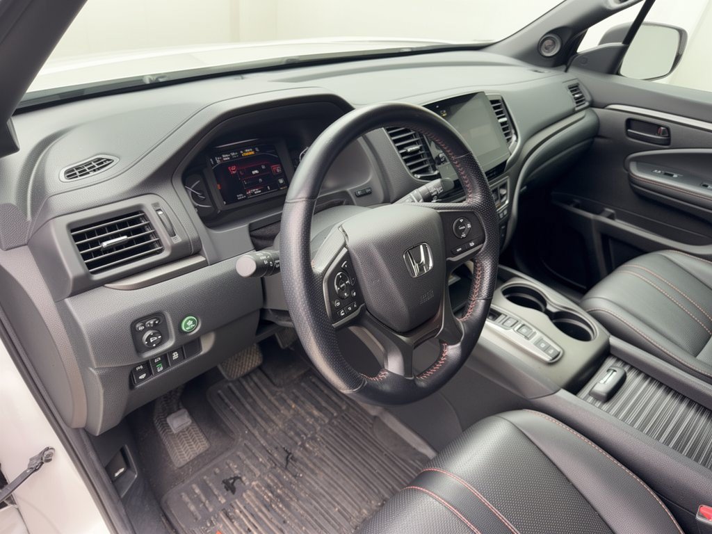Used 2023 Honda Passport TrailSport image 4