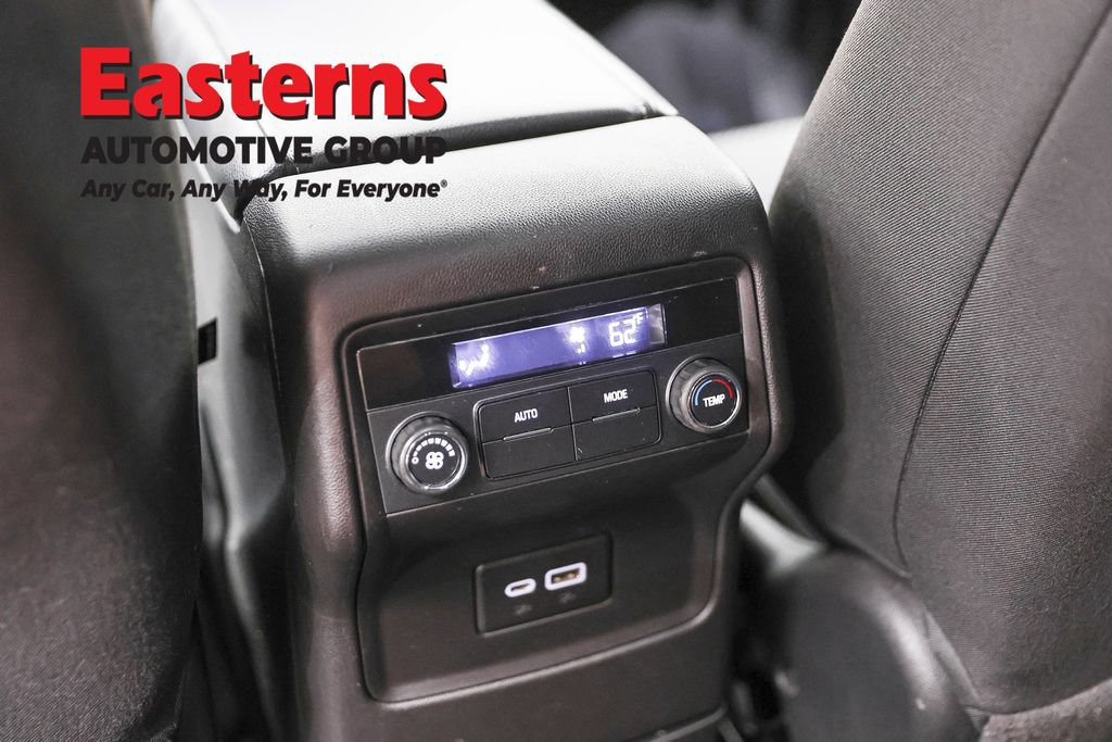 Used 2023 GMC Acadia SLE FWD image 22