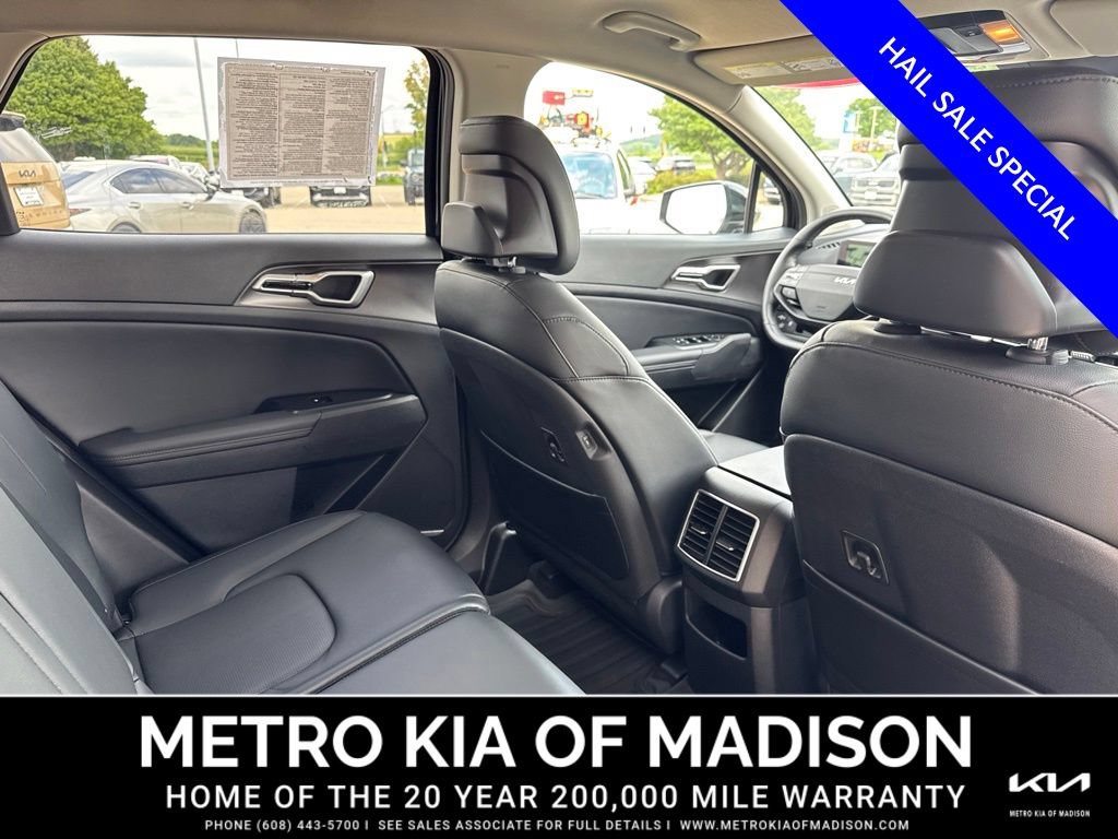 Used 2026 Kia Sportage EX FWD image 40