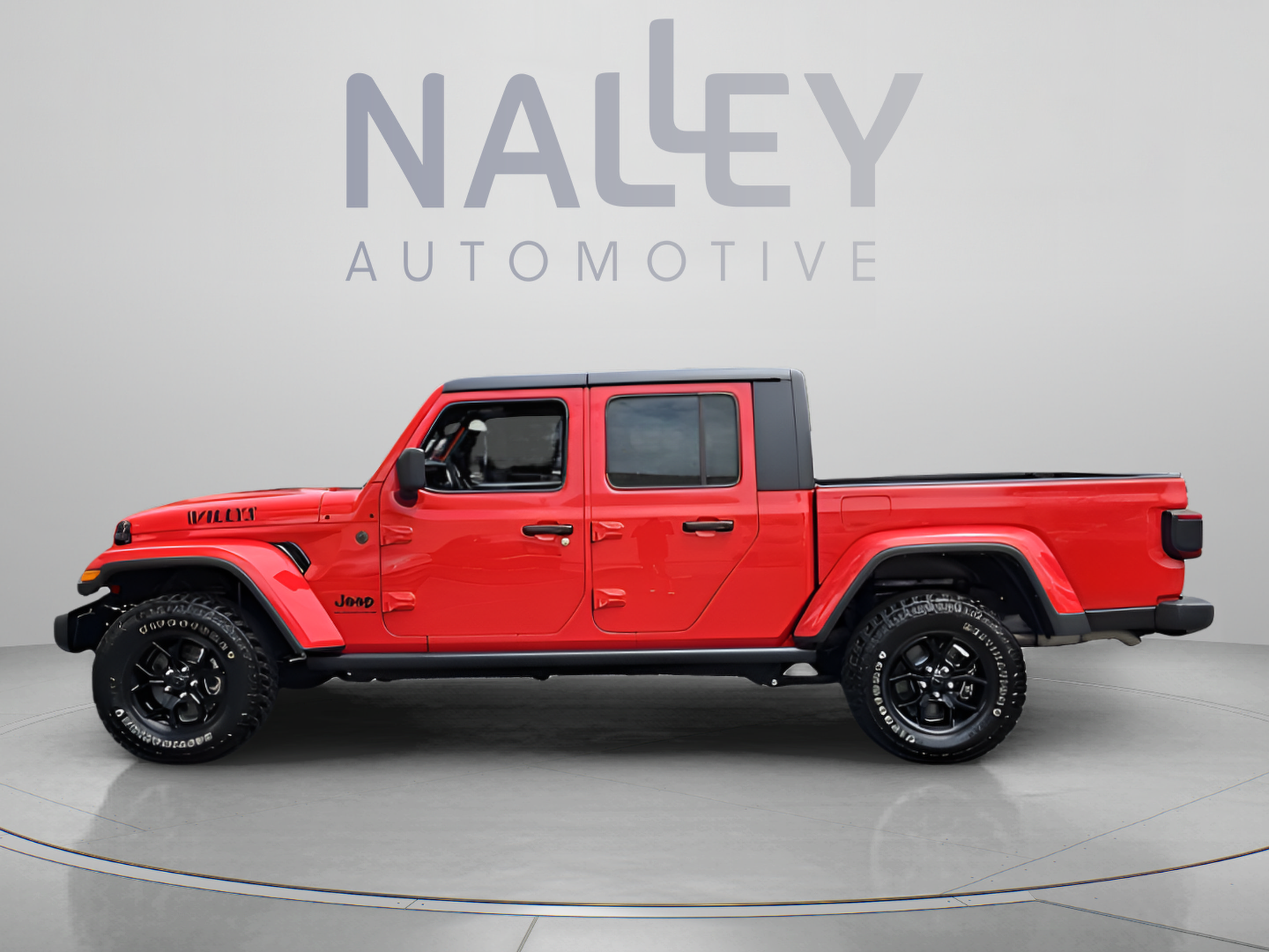 Used 2024 Jeep Gladiator Sport AWD/4WD image 2