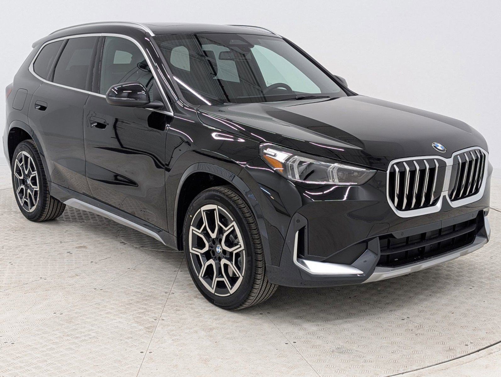Used 2025 BMW X1 xDrive28i w/ Convenience Package AWD/4WD image 7