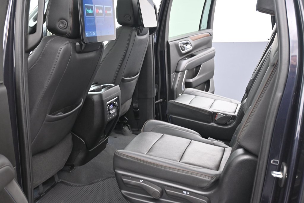 Certified 2023 Chevrolet Suburban High Country w/ Premium Package 2 AWD/4WD image 13