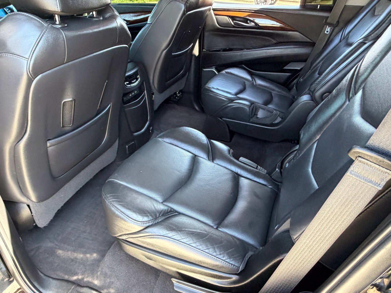 Used 2020 Cadillac Escalade Luxury AWD/4WD image 39