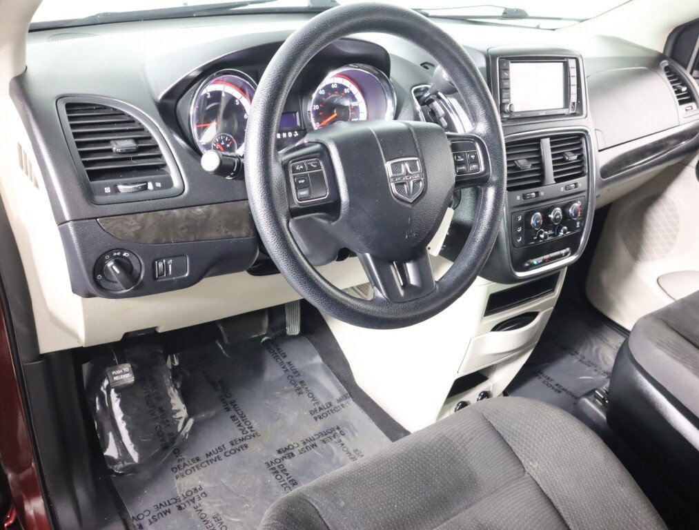 Used 2018 Dodge Grand Caravan SE w/ UConnect Hands-Free Group image 9