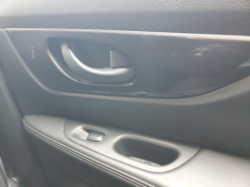 Used 2019 Nissan Rogue S FWD image 9