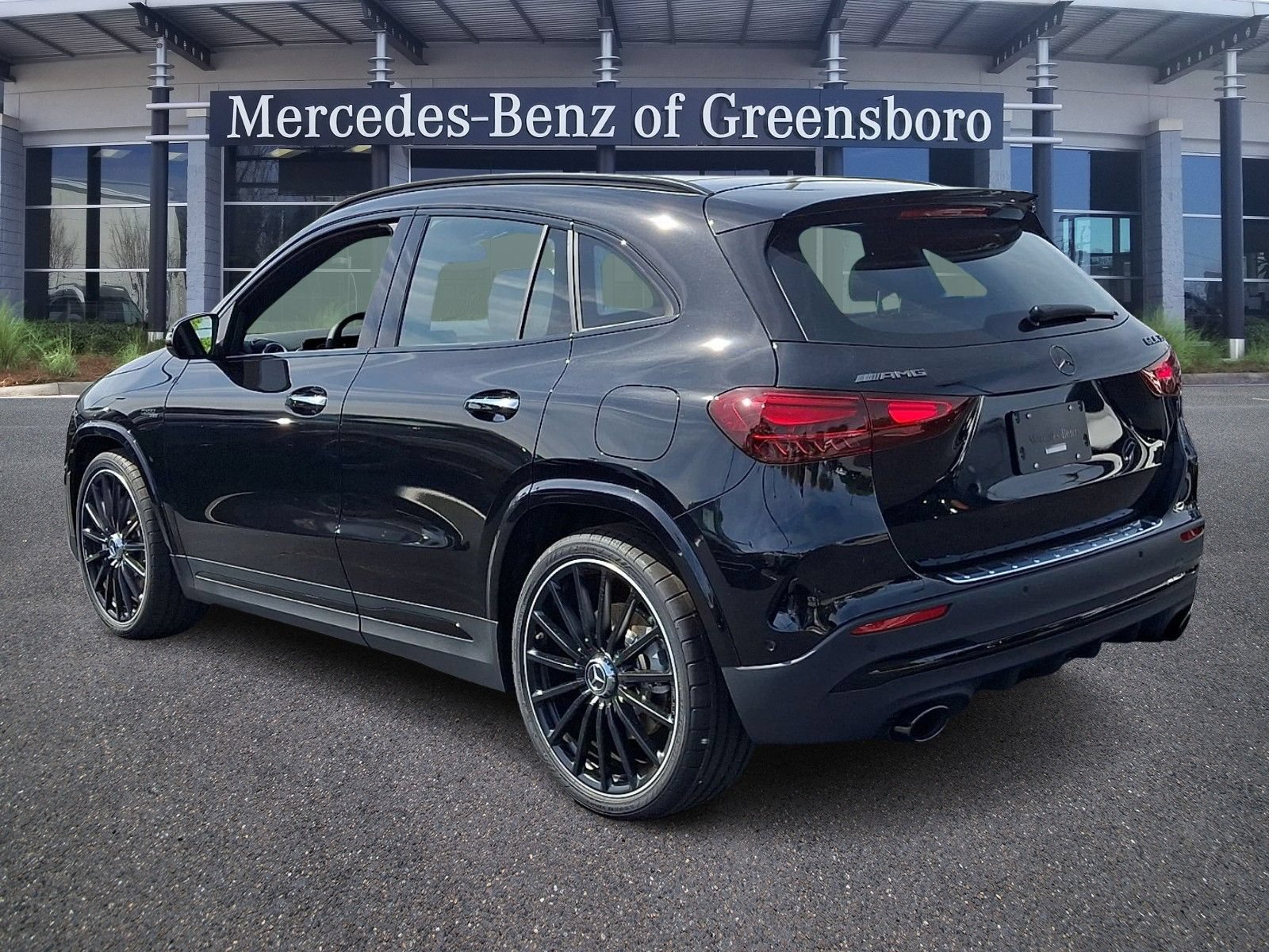 New 2026 Mercedes-Benz GLA 35 AMG 4MATIC image 4