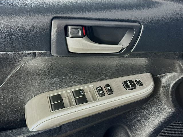 Used 2012 Toyota Camry SE FWD image 19