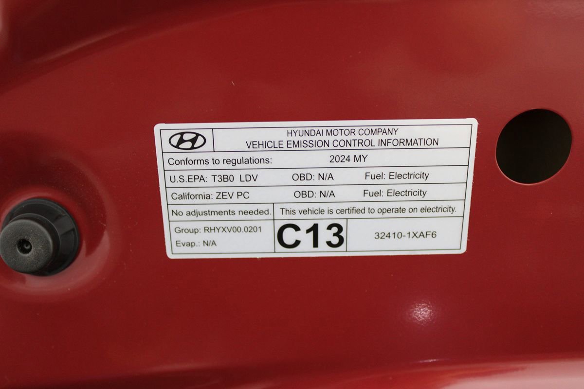 Used 2024 Hyundai Ioniq 6 SE RWD image 35