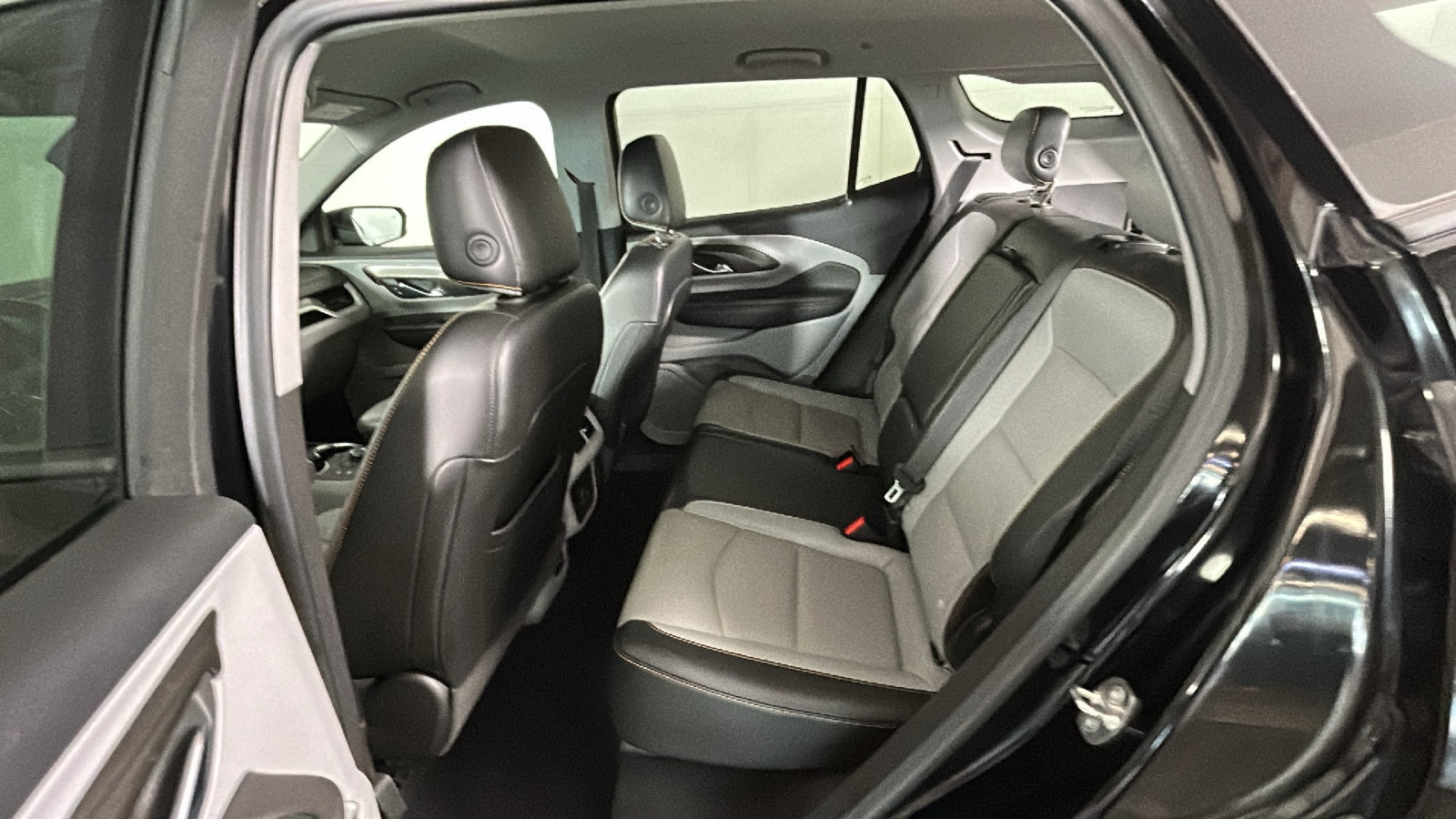 Used 2020 GMC Terrain SLT w/ Preferred Package AWD/4WD image 34