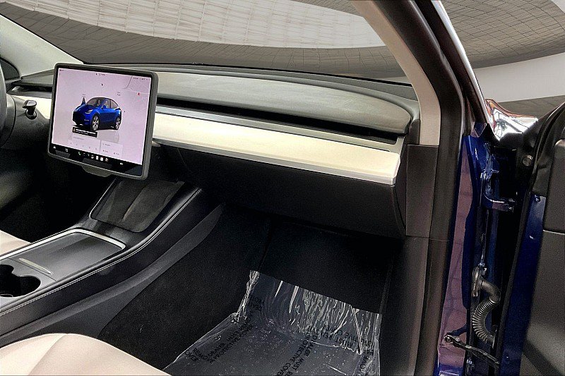 Used 2022 Tesla Model Y Long Range AWD/4WD image 13