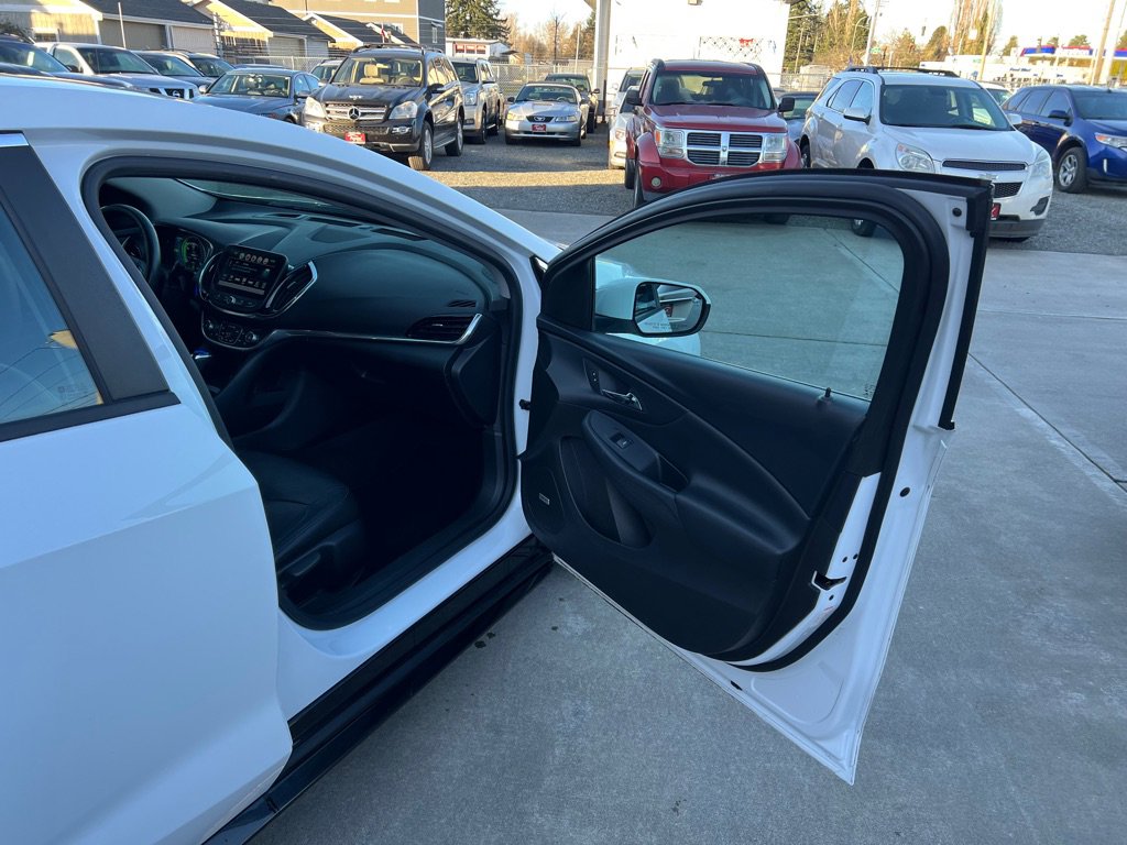 Used 2017 Chevrolet Volt Premier w/ Driver Confidence II Package image 17