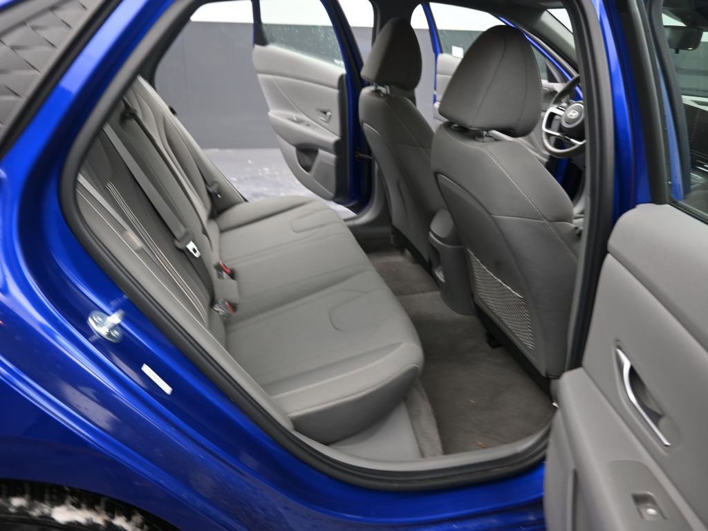 Used 2025 Hyundai Elantra SEL image 48