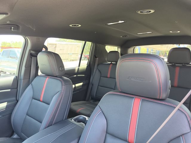 New 2026 Chevrolet Traverse RS w/ LPO, Floor Liner Package FWD image 25