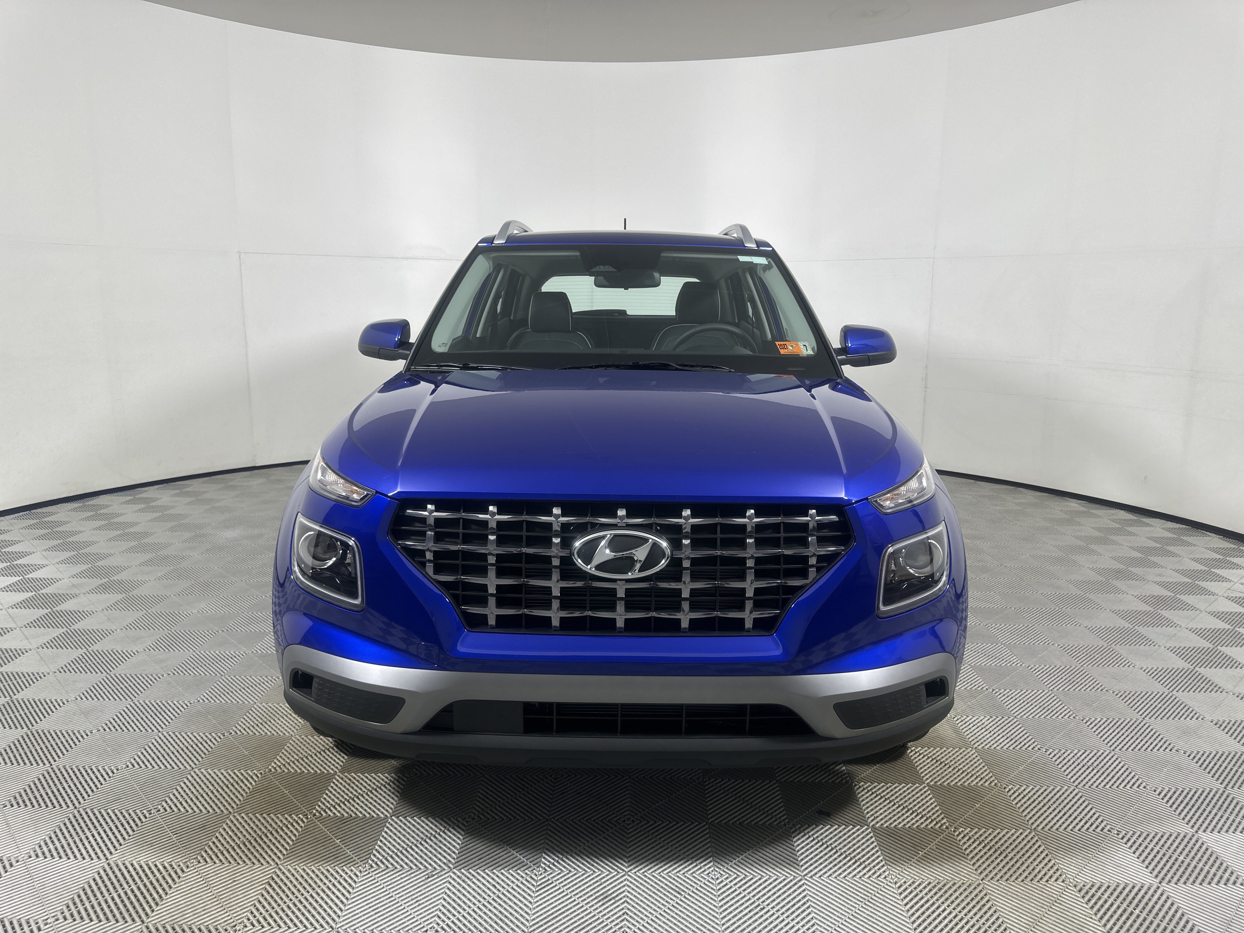New 2025 Hyundai Venue Limited FWD video 2