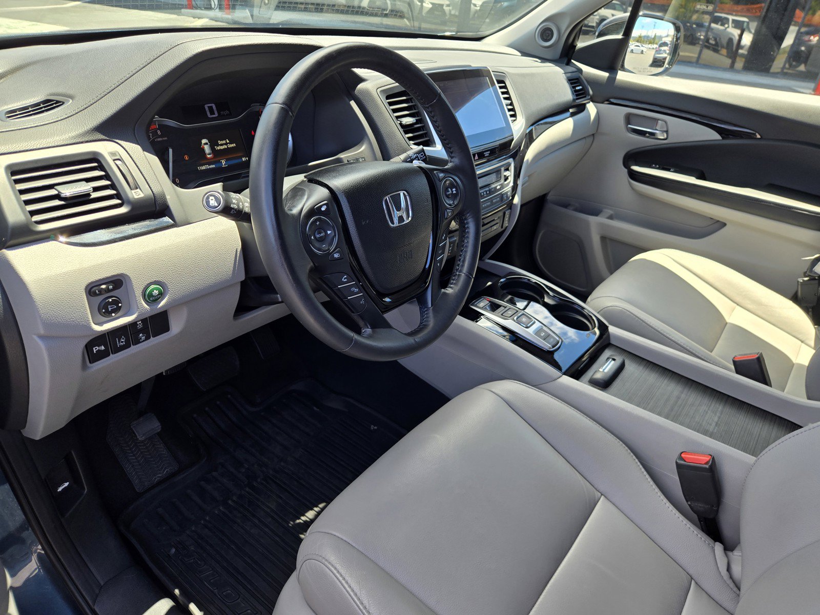 Used 2017 Honda Pilot Touring image 10