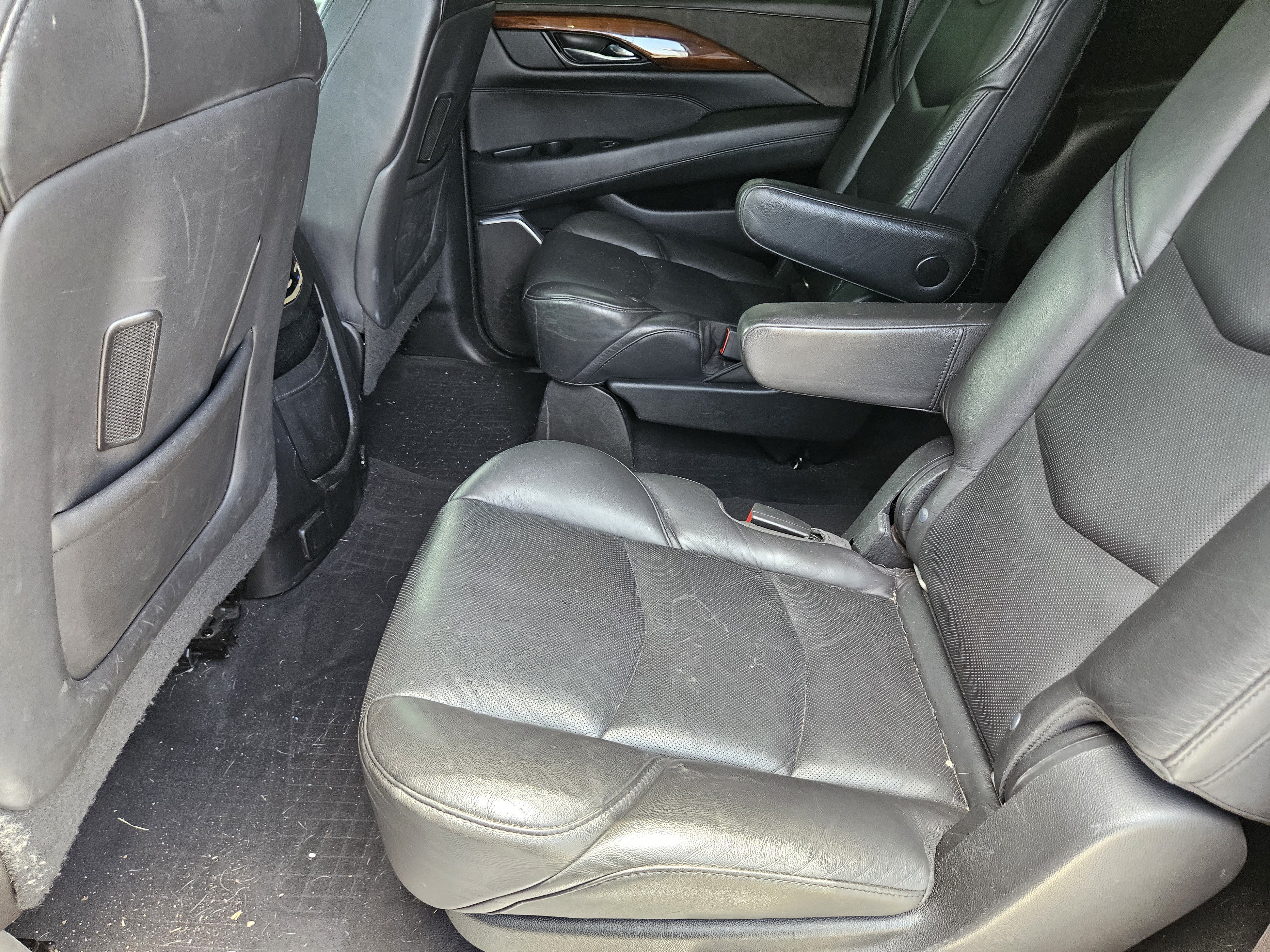 Used 2020 Cadillac Escalade ESV Luxury RWD image 31