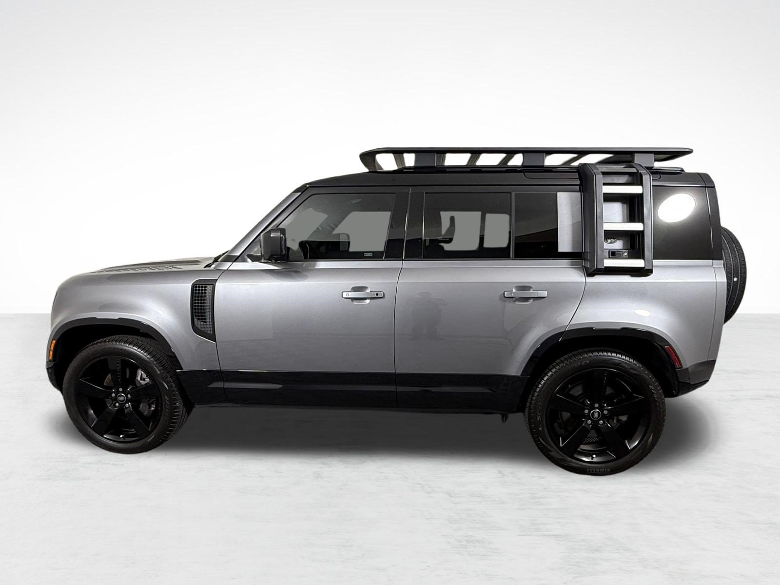Certified 2023 Land Rover Defender 110 X-Dynamic SE AWD/4WD image 2