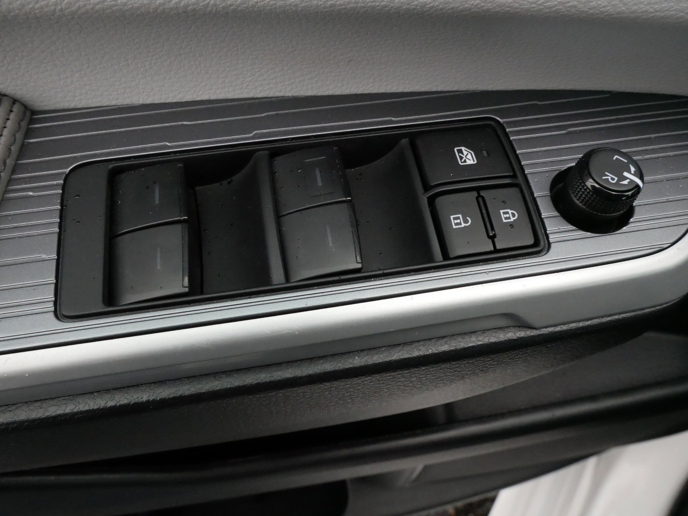 Certified 2025 Toyota Sienna LE image 19