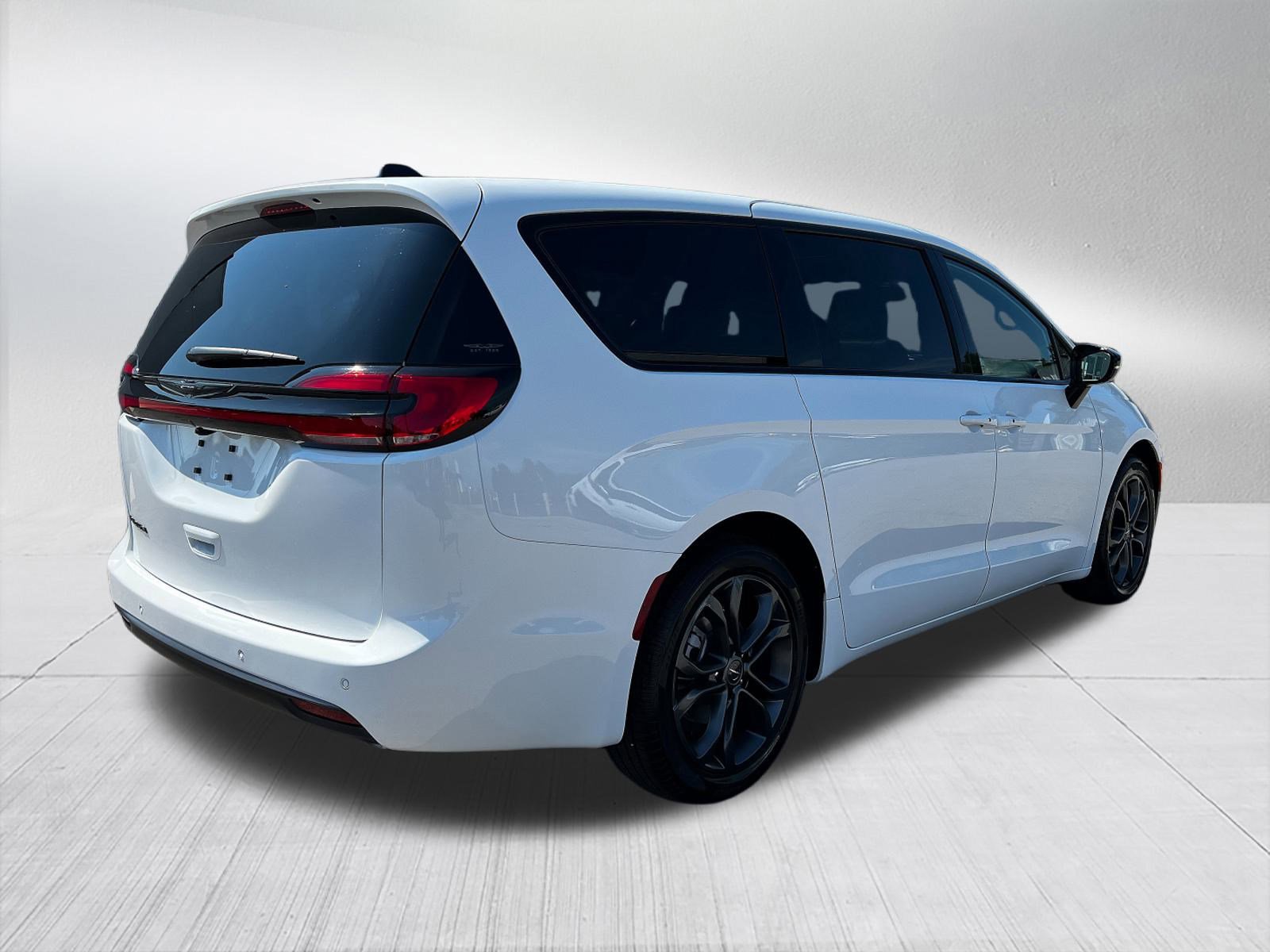 New 2026 Chrysler Pacifica Select image 5