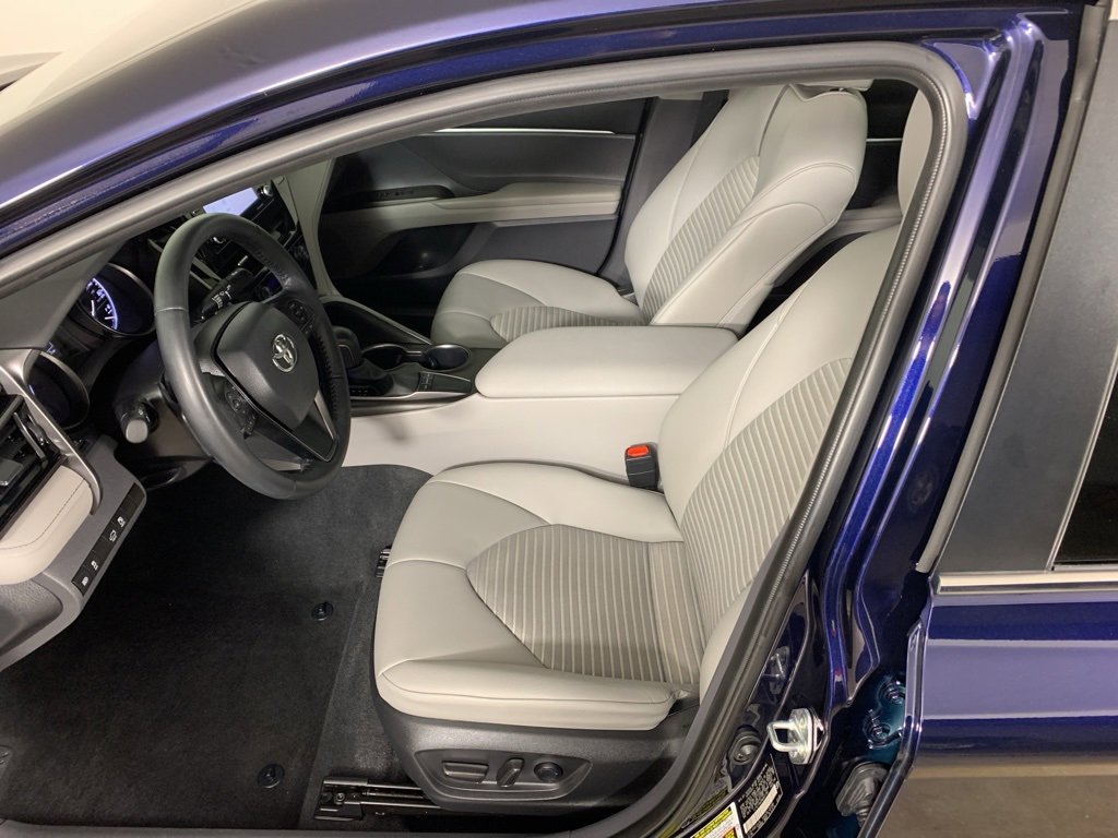 Used 2022 Toyota Camry SE image 29