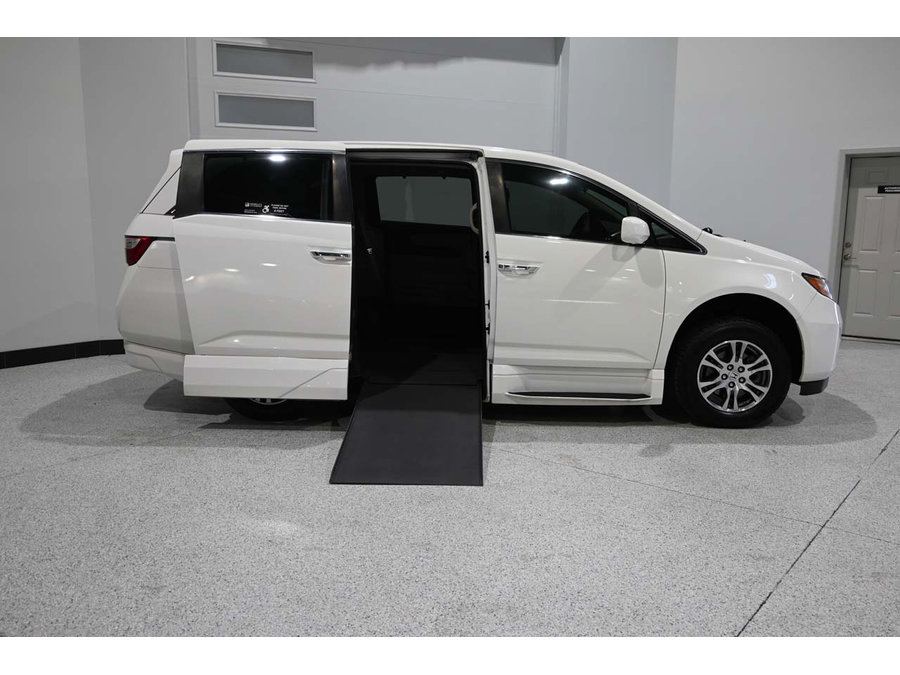 Used 2012 Honda Odyssey EX image 17