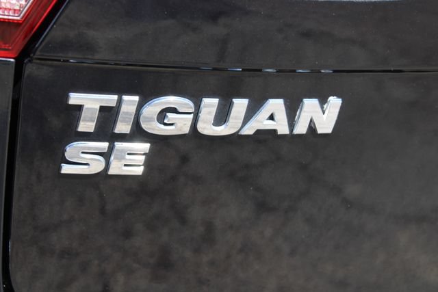 Used 2020 Volkswagen Tiguan SE R-Line FWD image 6