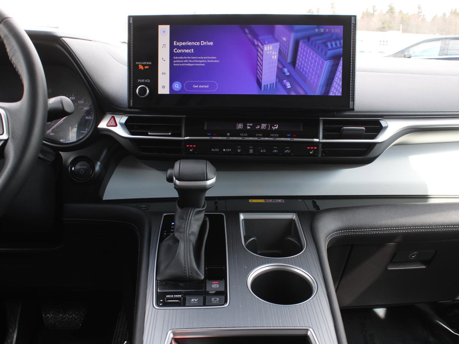 Used 2025 Toyota Sienna XLE image 13