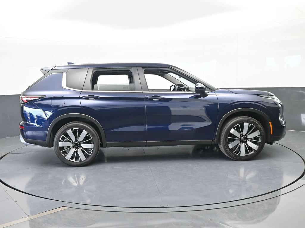 New 2026 Mitsubishi Outlander SE FWD image 7