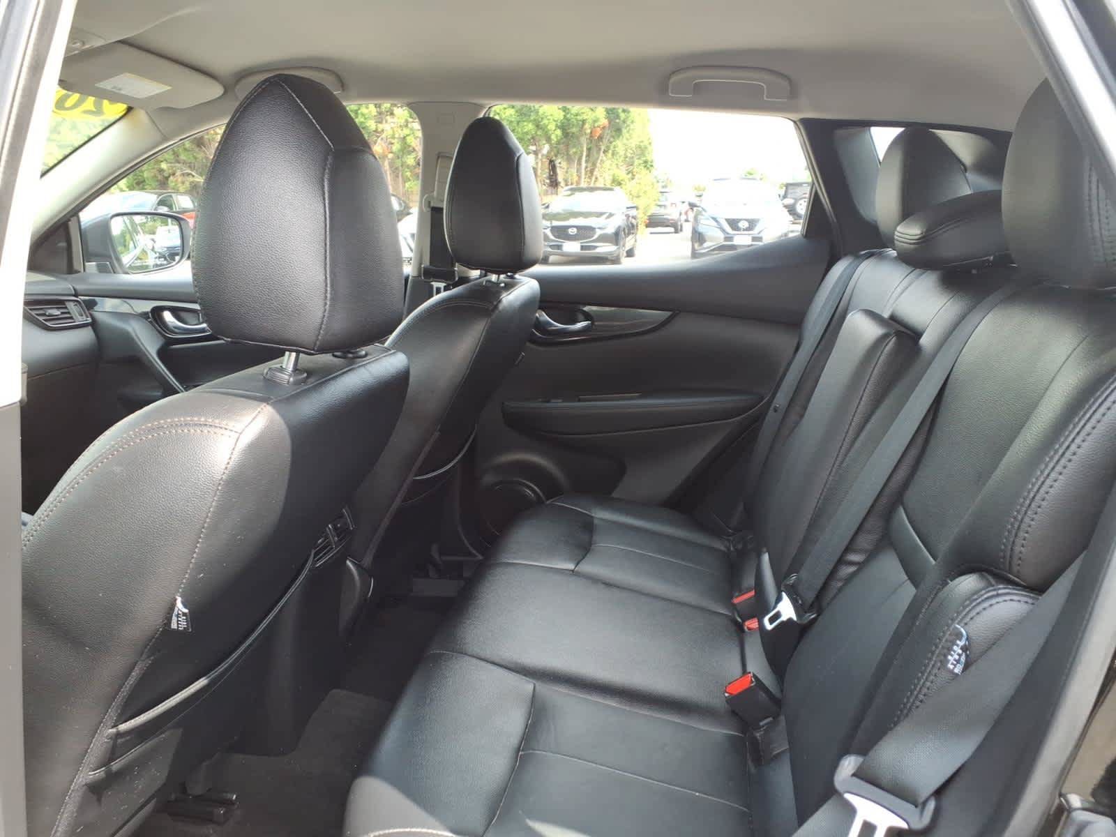 Certified 2020 Nissan Rogue Sport SV w/ All-Weather Package AWD/4WD image 12
