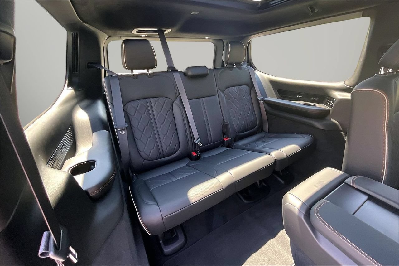 New 2026 Jeep Grand Wagoneer Summit AWD/4WD image 24