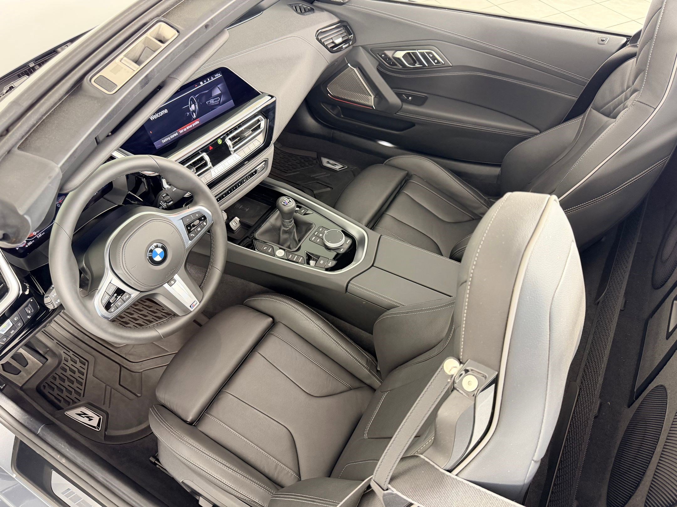 Used 2025 BMW Z4 M40i w/ Edition image 18