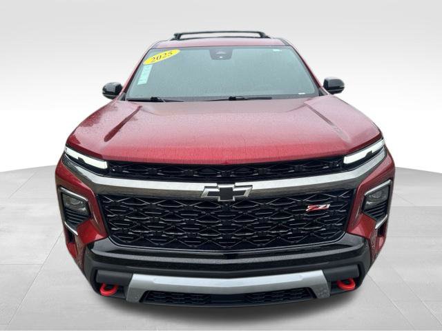 Used 2025 Chevrolet Traverse Z71 w/ Driver Confidence Package AWD/4WD image 2