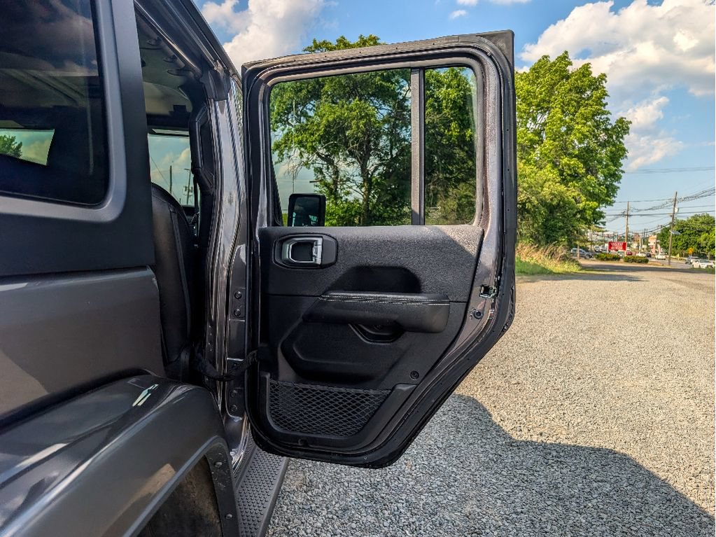 Used 2023 Jeep Wrangler Unlimited Sahara w/ Cold Weather Group AWD/4WD image 12